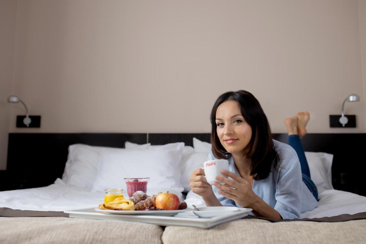 Hotel Picaro Stok Łagów エクステリア 写真